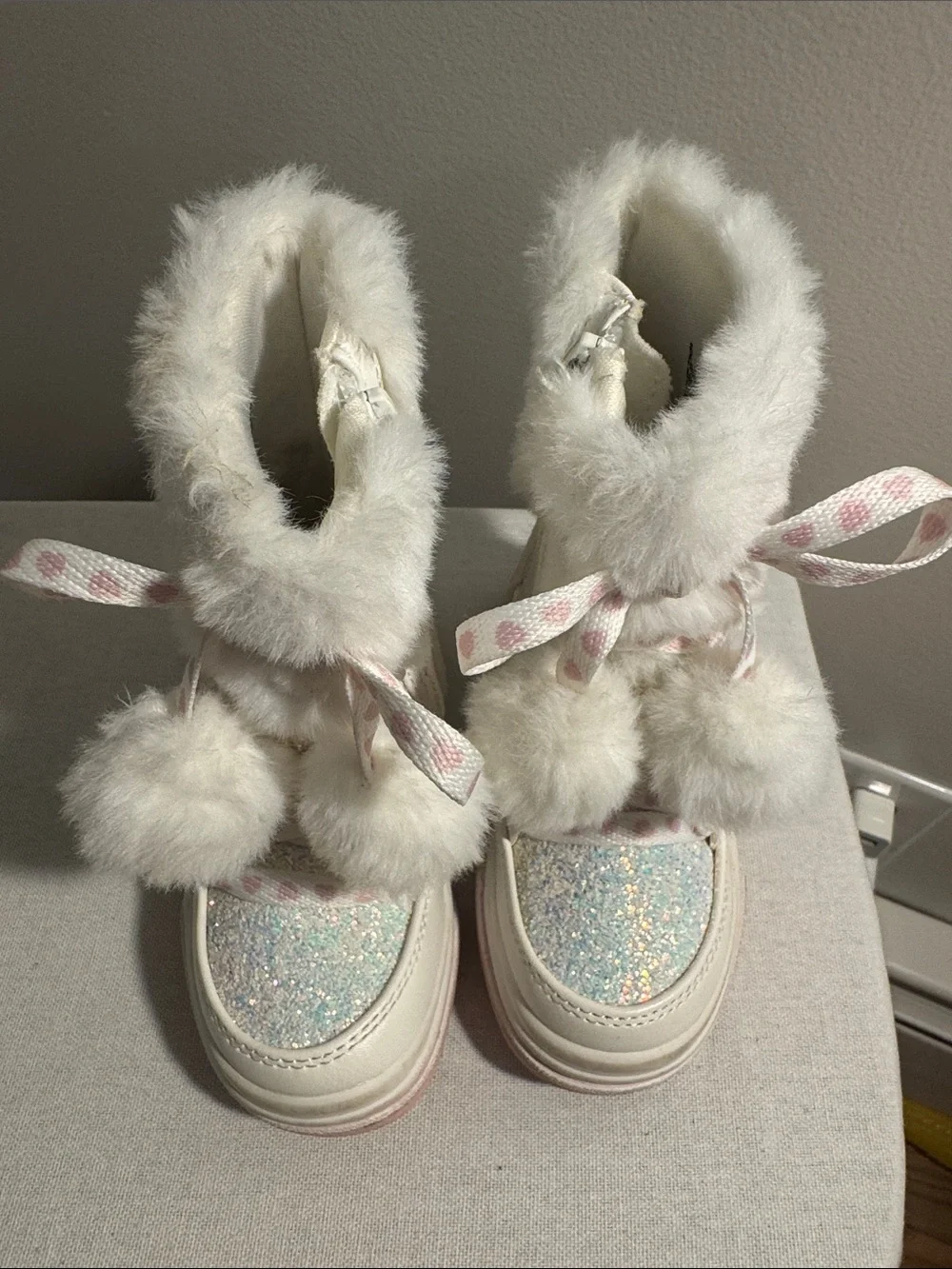 Sparkle-Faux Fur White Kids Winter Boots with Pink Accents